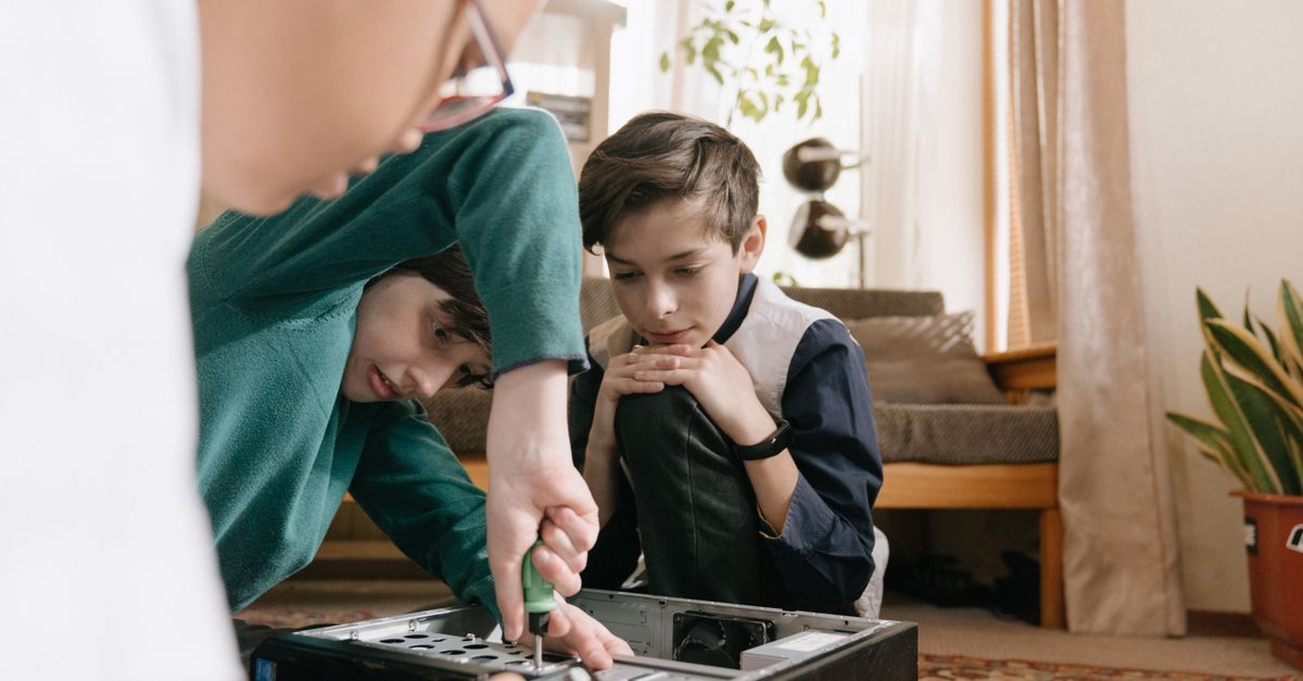 Manual vs Automatic Software Updates: Pros and Cons
