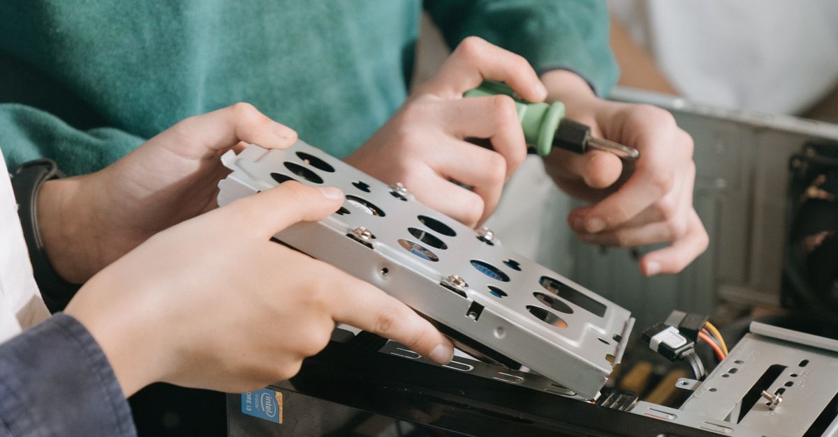 Repairing Faulty Motherboard Connections in Custom Builds